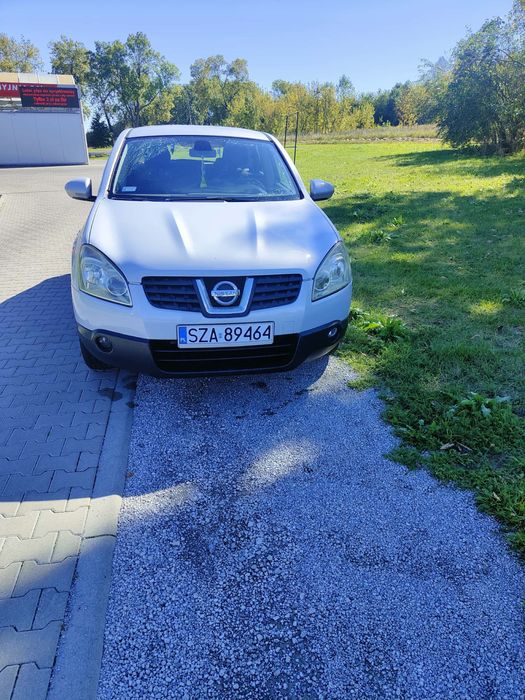 Samochod osobowy nissan