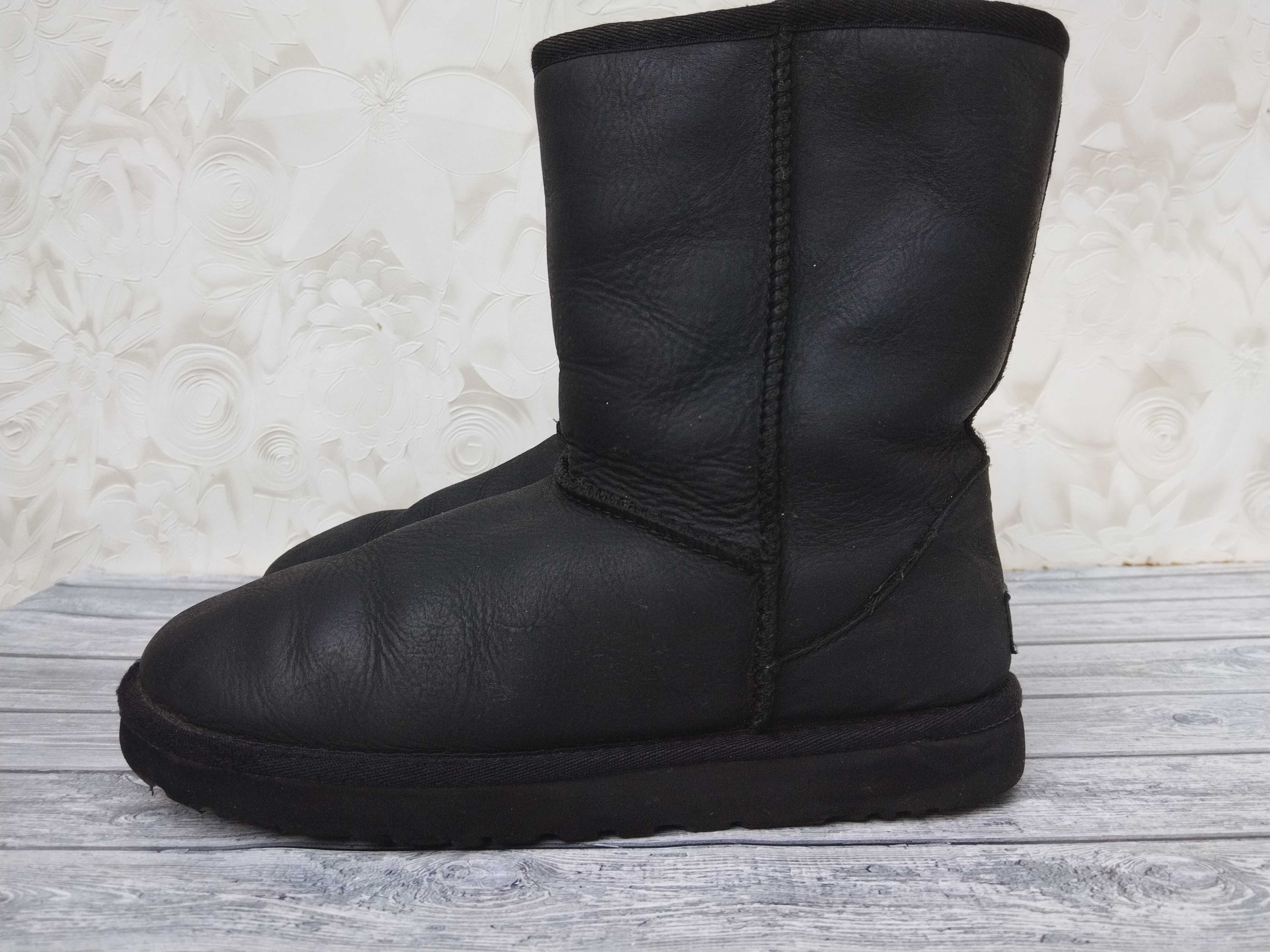 UGG  Classic Short Leather 1005093, Оригинал. 38р.