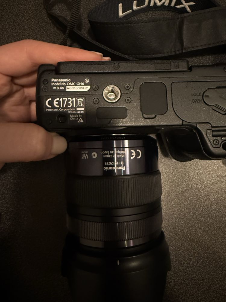 Aparat Panasonic Lumix GH4 wraz z obiektywem Lumix 12-35
