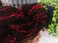 Włóczka z alpaki baby czarna z czerwonym jedwab sari 236g