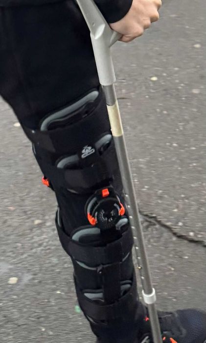 Колінний ортез Orliman з регулюванням кута згинання