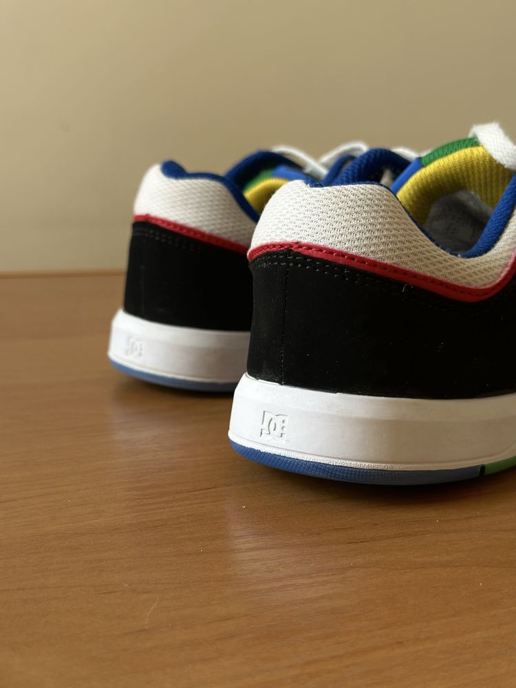 DC Shoes Cure.