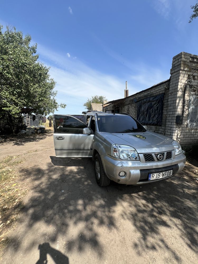 Продаю X-Трейл,машин в доброму стані,ціна договорна у капота,пишіть Лч