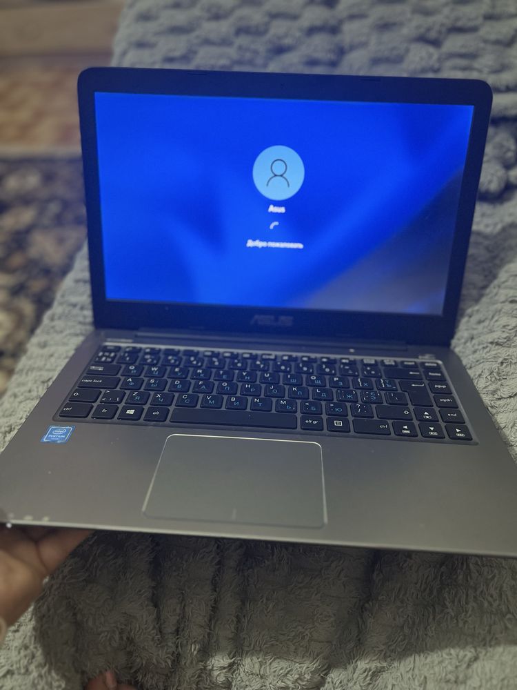 Ноутбук Asus в гарному стані