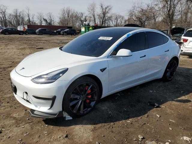 Tesla Model 3 2019 року випуску