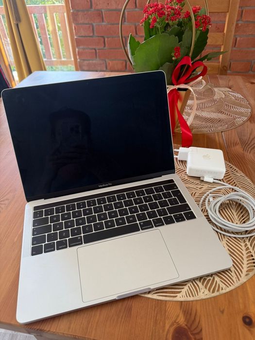 Macbook Air Pro jak nowy