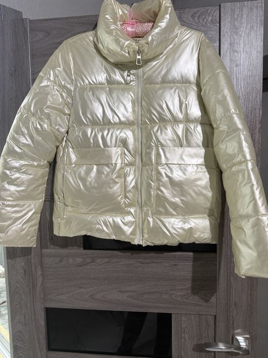 Курточка жіноча біла