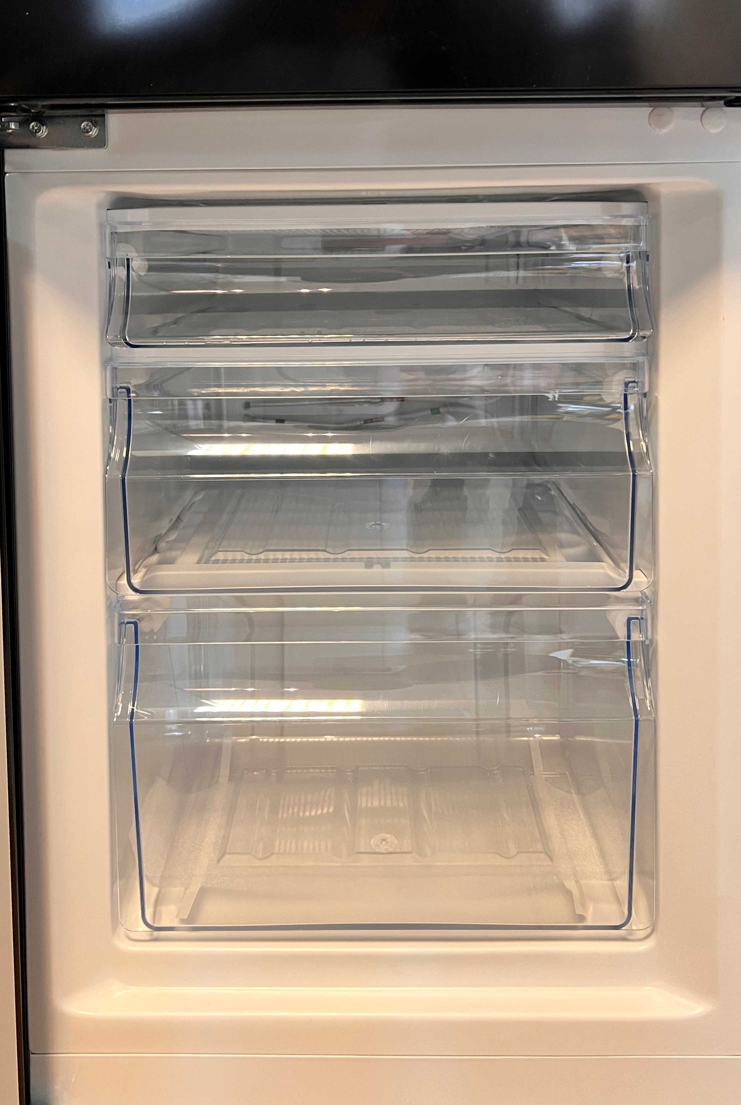 Outlet Agd: Chłodziarko Zamrażarka Hisense RB224D4BBF Warszawa