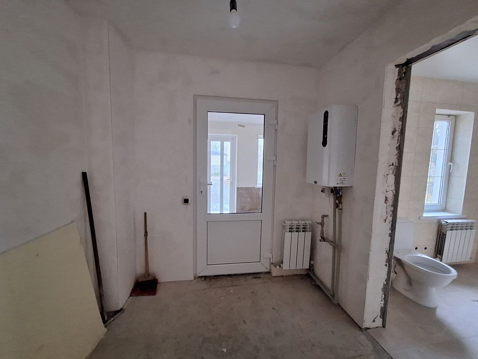 1 кімнатна 50,3 м  у центрі с. Щасливе 8 км від Києва