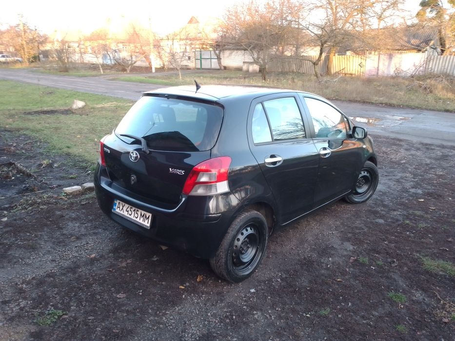 Продаю TOYOTA Yaris в гарному стані.