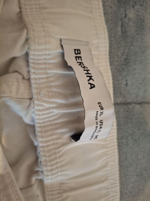 Calças cargo brancas