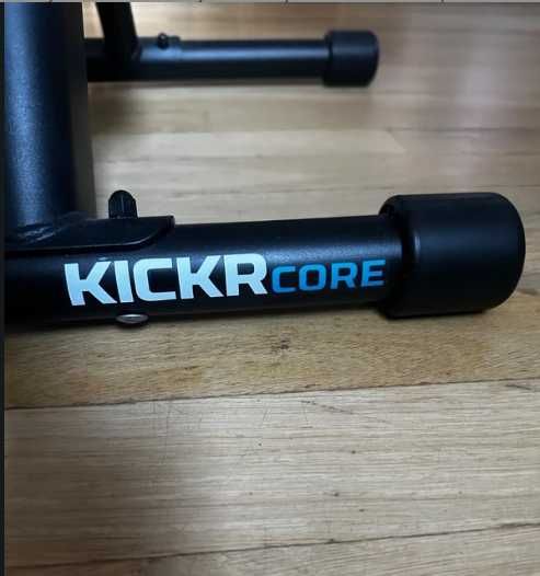Wahoo Kickr core Trenażer interaktywny rowerowy + Kaseta 11 rz.