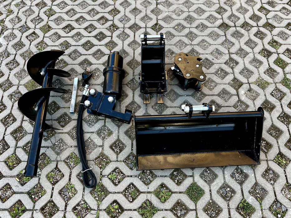 NOWA Minikoparka gąsienicowa 1.8T z silnikiem Kubota D722 – Akcesoria