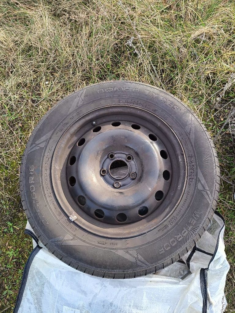 Sprzedam opony letnie premium Nokian Tyres  225/60 R16