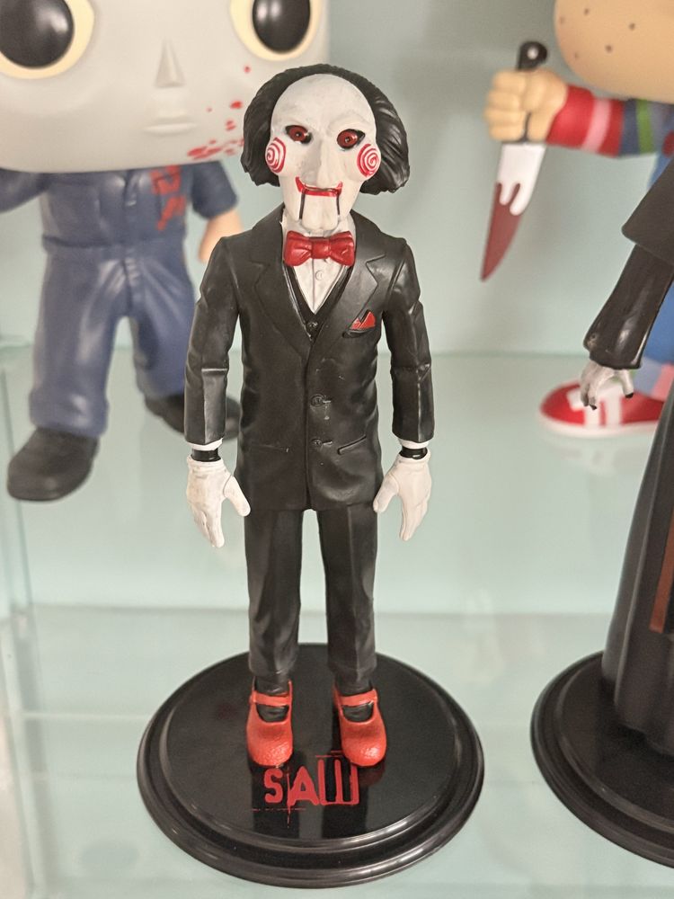 Action figures, terror, stranger things, walking dead