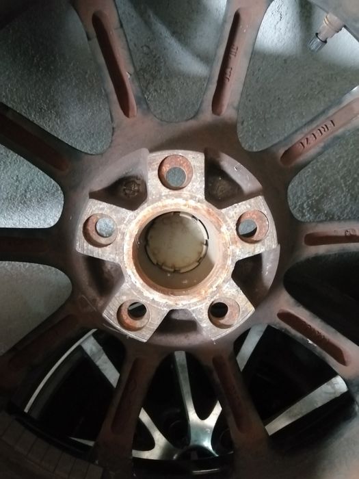 Jantes 17 BMW/ Renault com o centro excêntrico