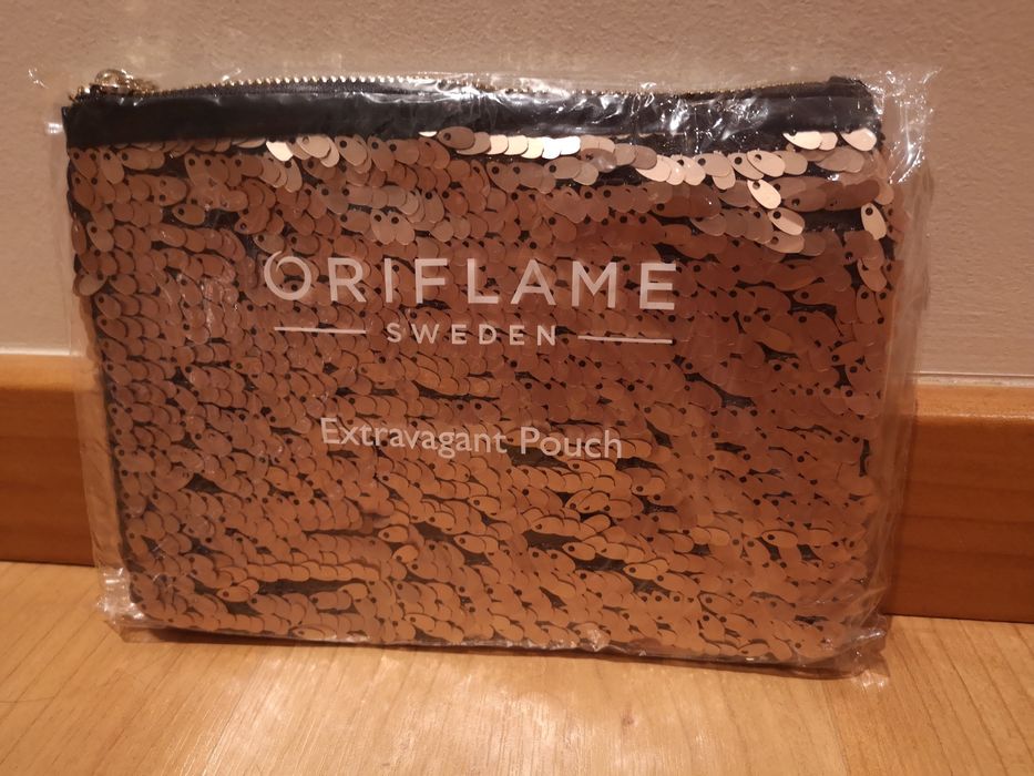 Clutch/Bolsa com lantejoulas douradas, nova, "Oriflame"