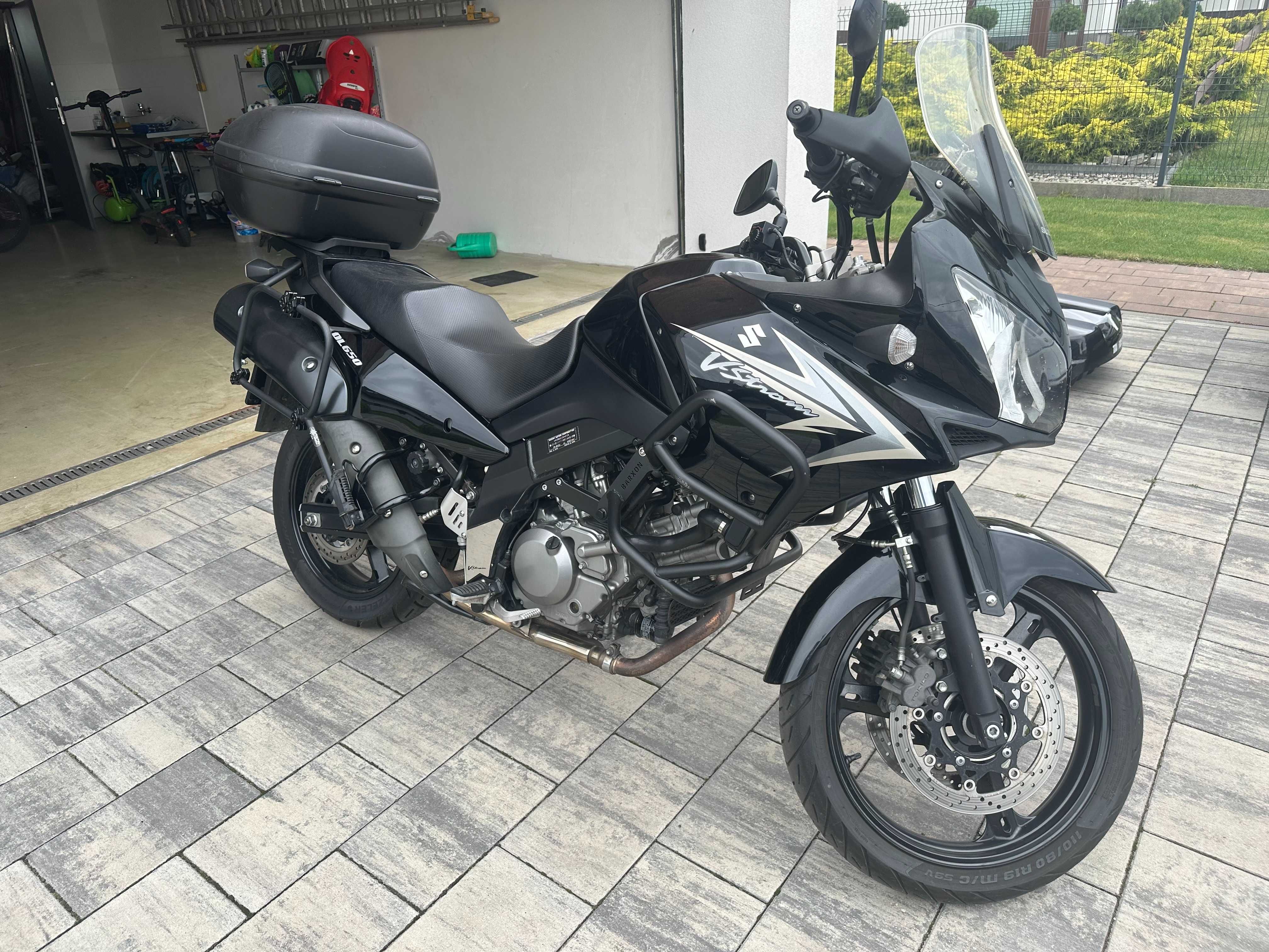 Suzuki DL 650 V-STROM 2010, czarny, niski przebieg