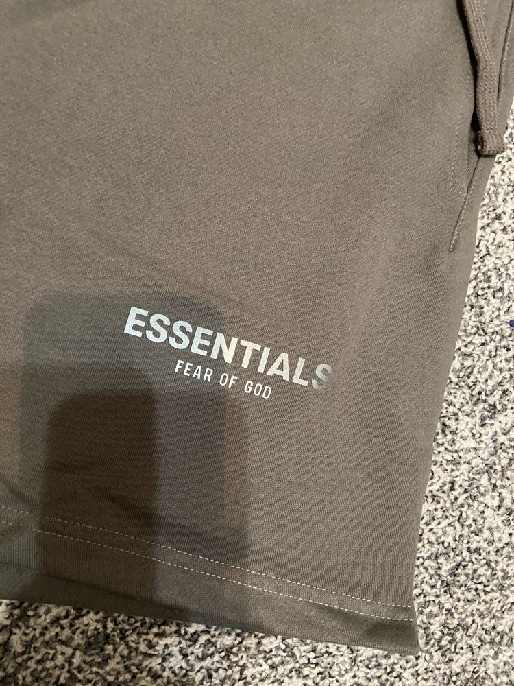 Шорты Essentials fear of god.