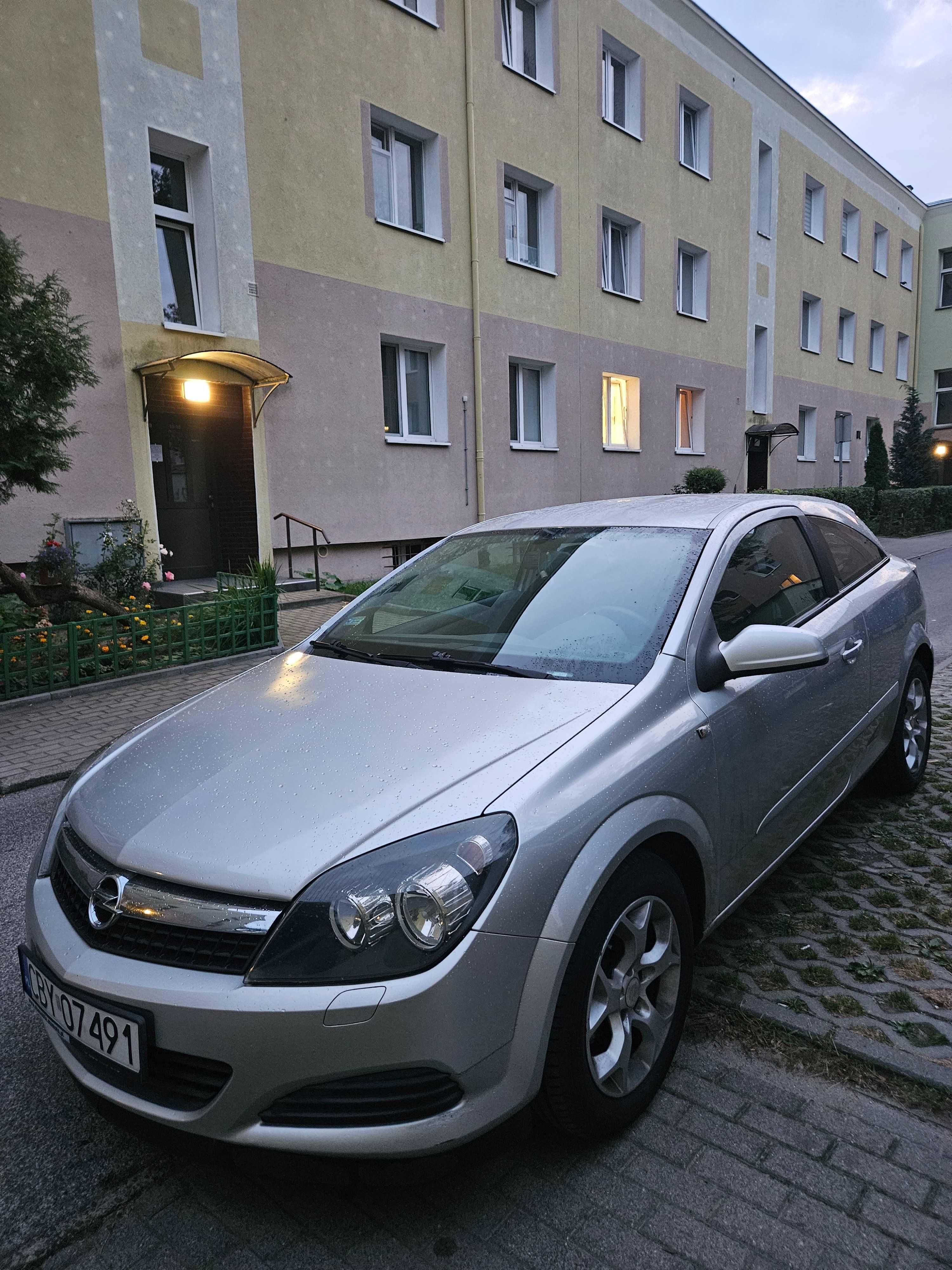 Opel Astra H GTC 1.8 125 KM maly przebieg