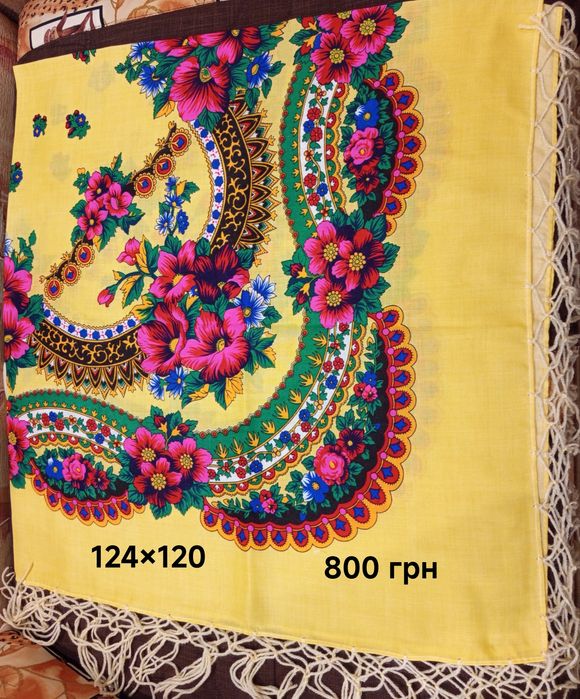 Продам великі шерстяні хустки з квітковим орнаментом