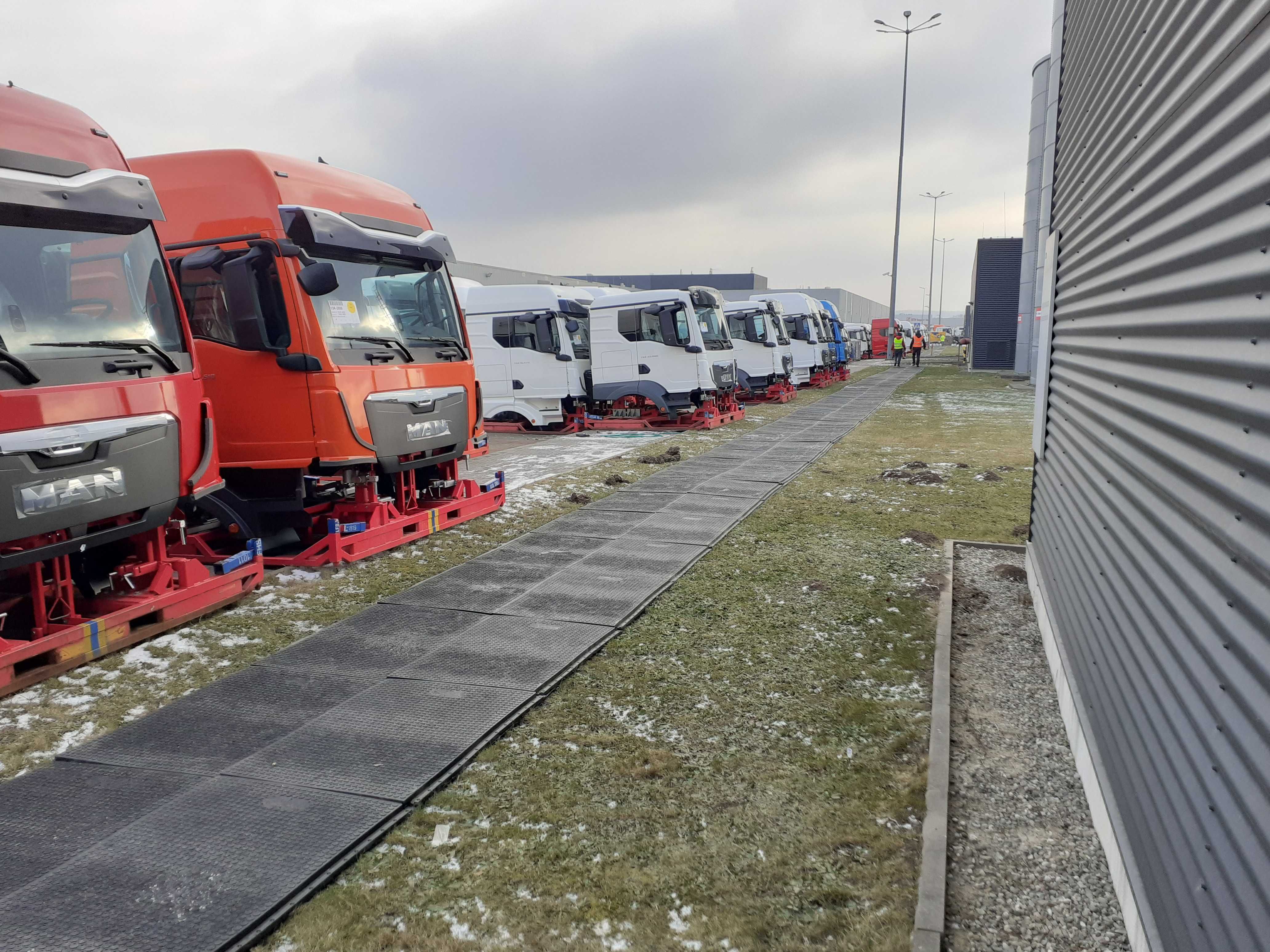 Płyty Drogowe Tymczasowe Drogi i Parkingi Maty Mobilne