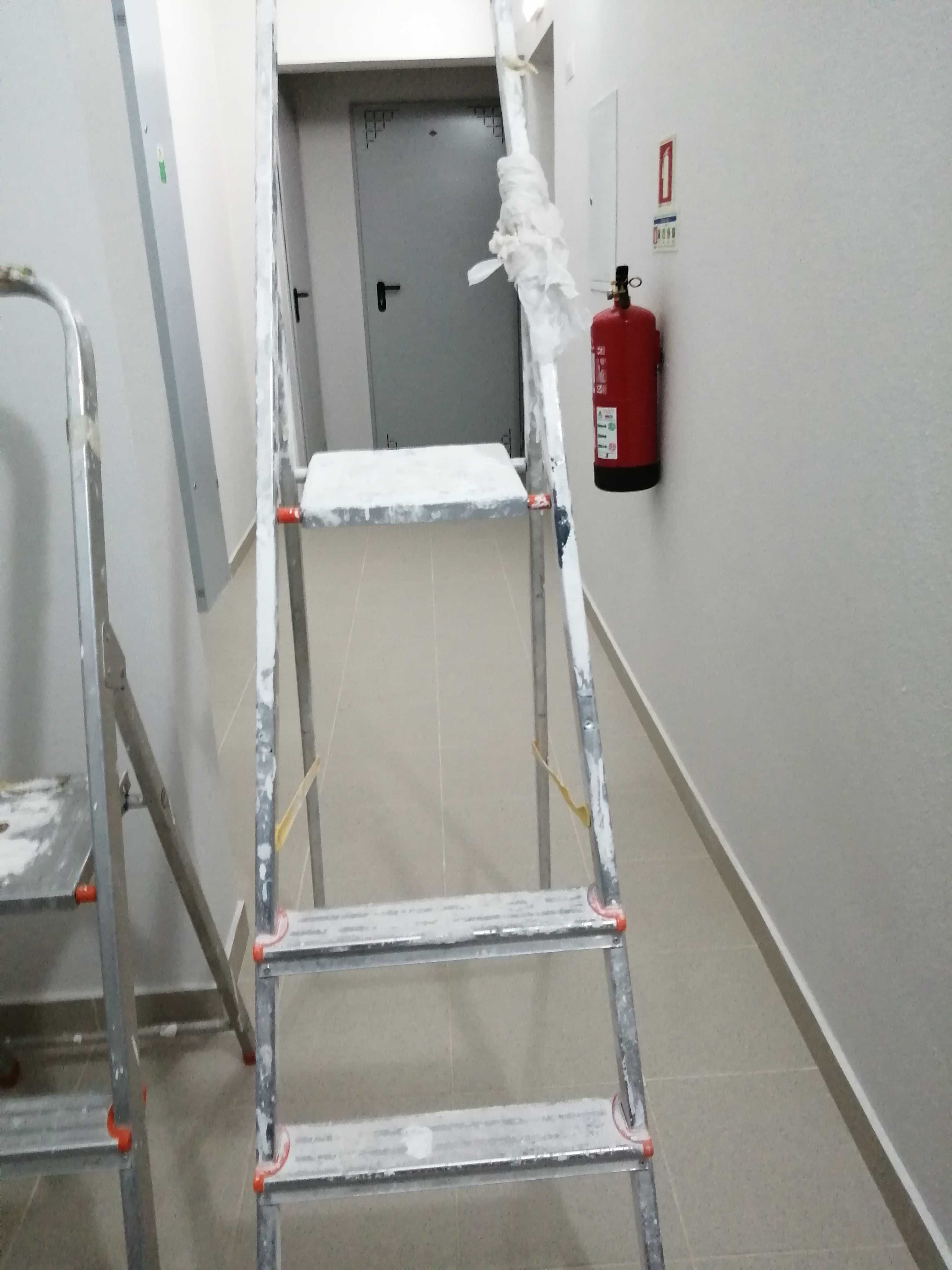 2 escadotes multiusos em alúminio usados mas em muito bom estado*