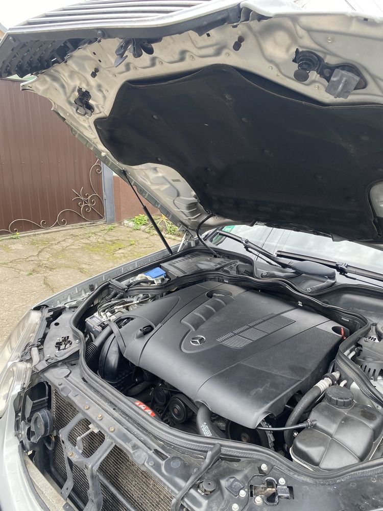 Мерседес Бенц 211 Рест Е220 CDI