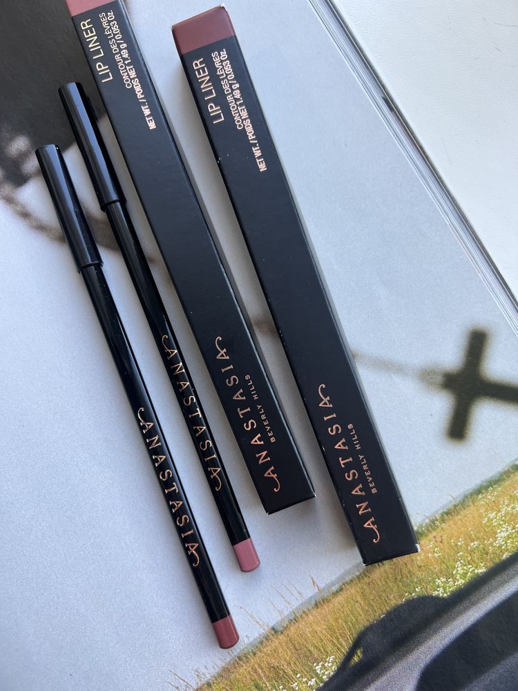 Олівці для губ Anastasia Beverly Hills повнорозмірні