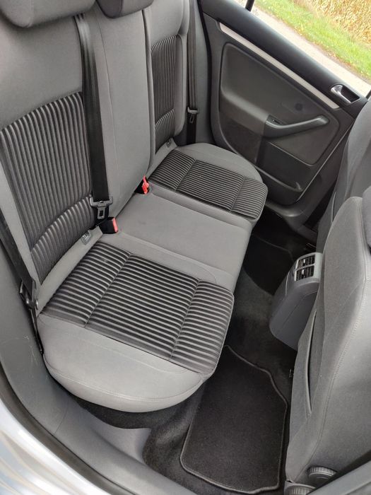 Volkswagen Golf 5. 1,6 mpi
