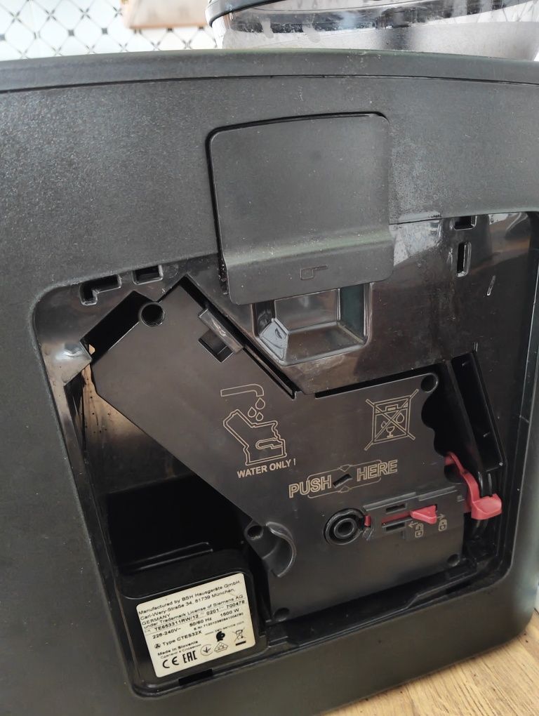 Ekspres automatyczny Simens EQ 6 Plus s. 300