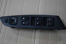 przełącznik szyby lewy przód HYUNDAI IX35 .europa.93570-2Y010
