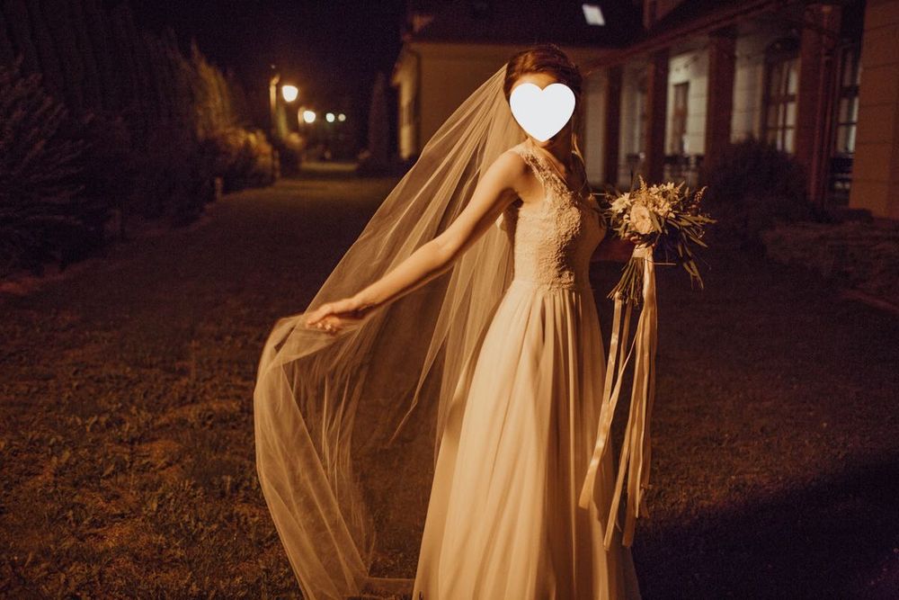 Suknia ślubna muślinowa z koronką