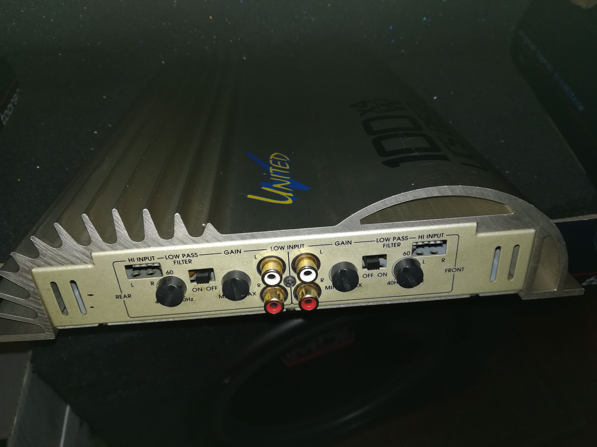 Vendo Amplificador United 400 Watts