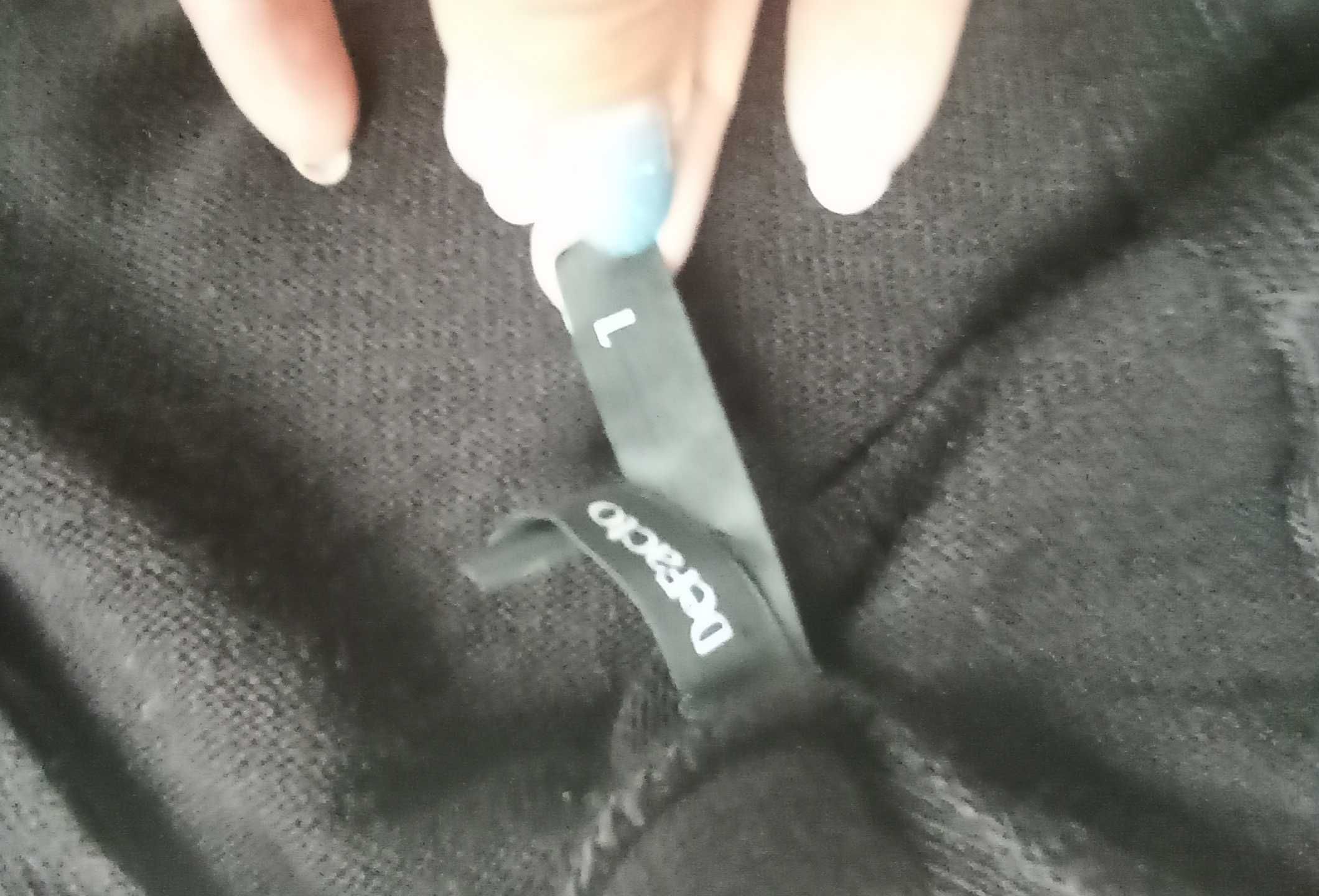Kardigan DeFacto 40 L sweter długi czarny.