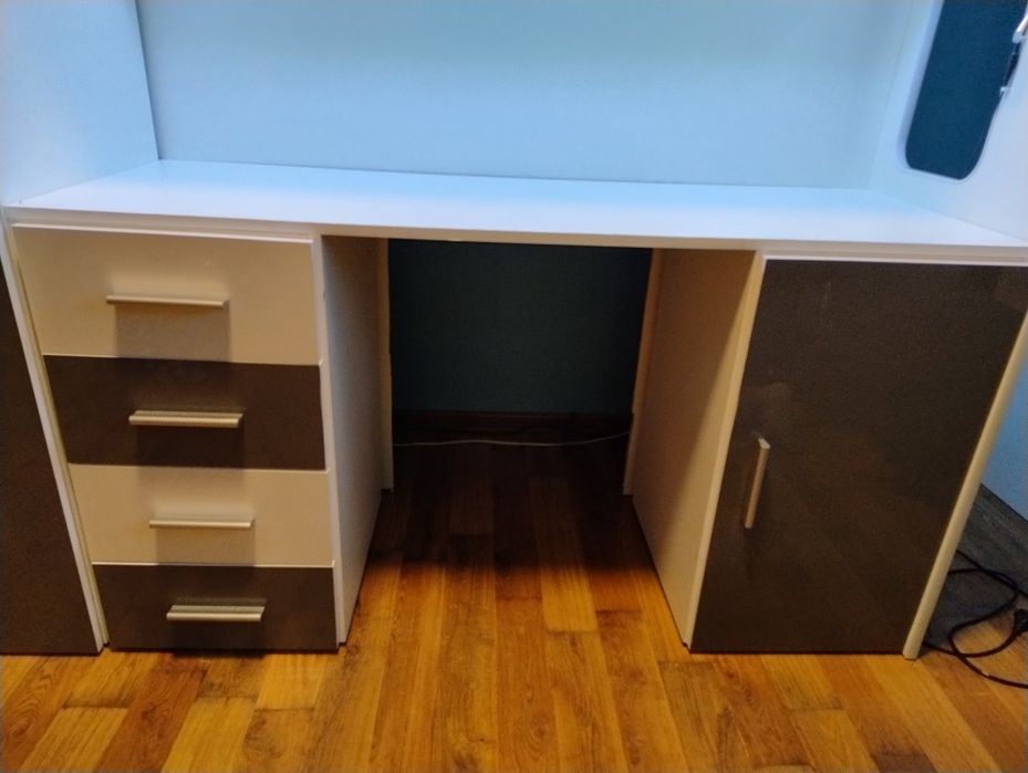 Łóżko piętrowe z biurkiem (REZERWACJA)