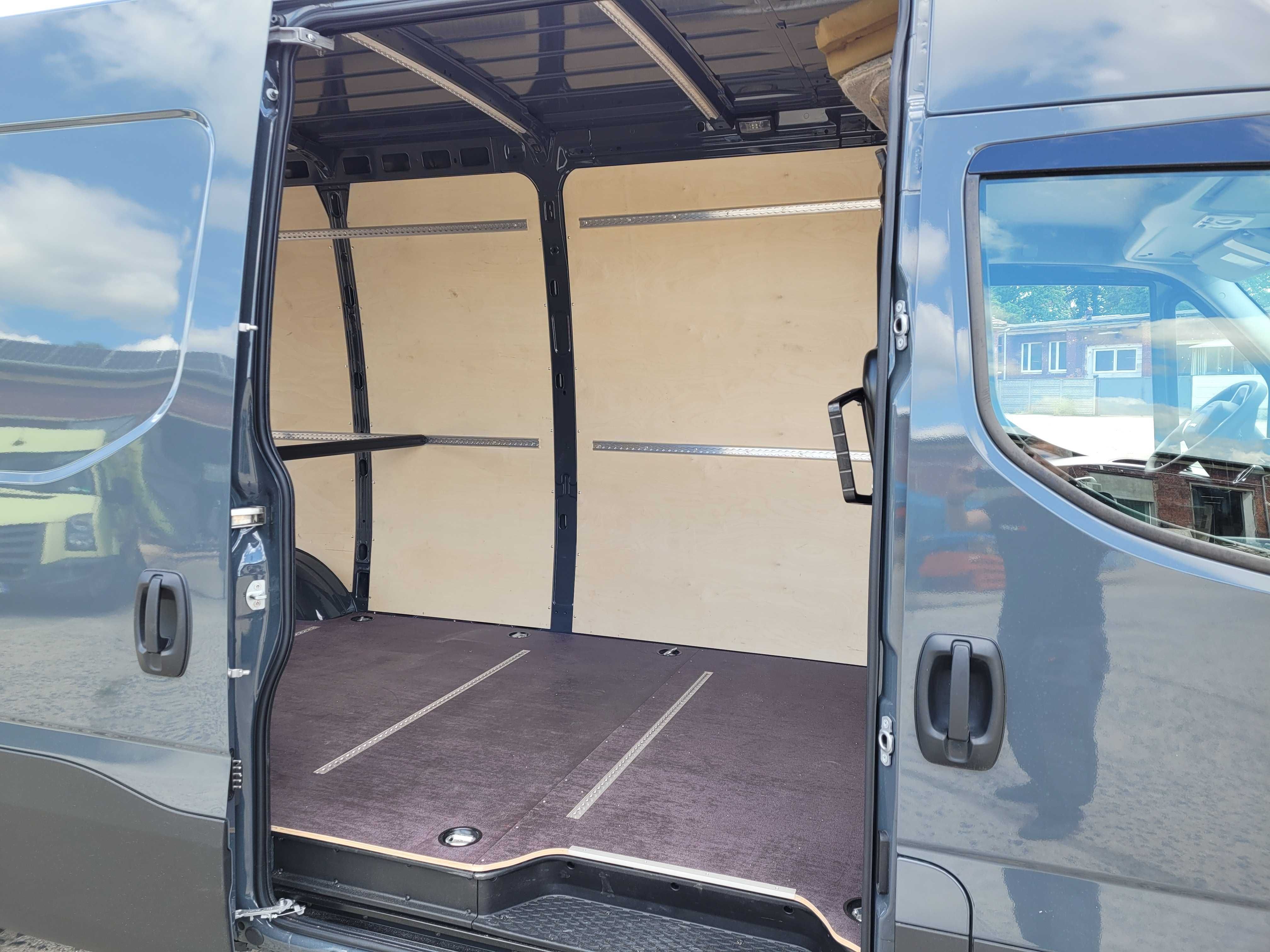 Zabudowa busa, zabudowy busów z tworzywa i sklejki Iveco Daily