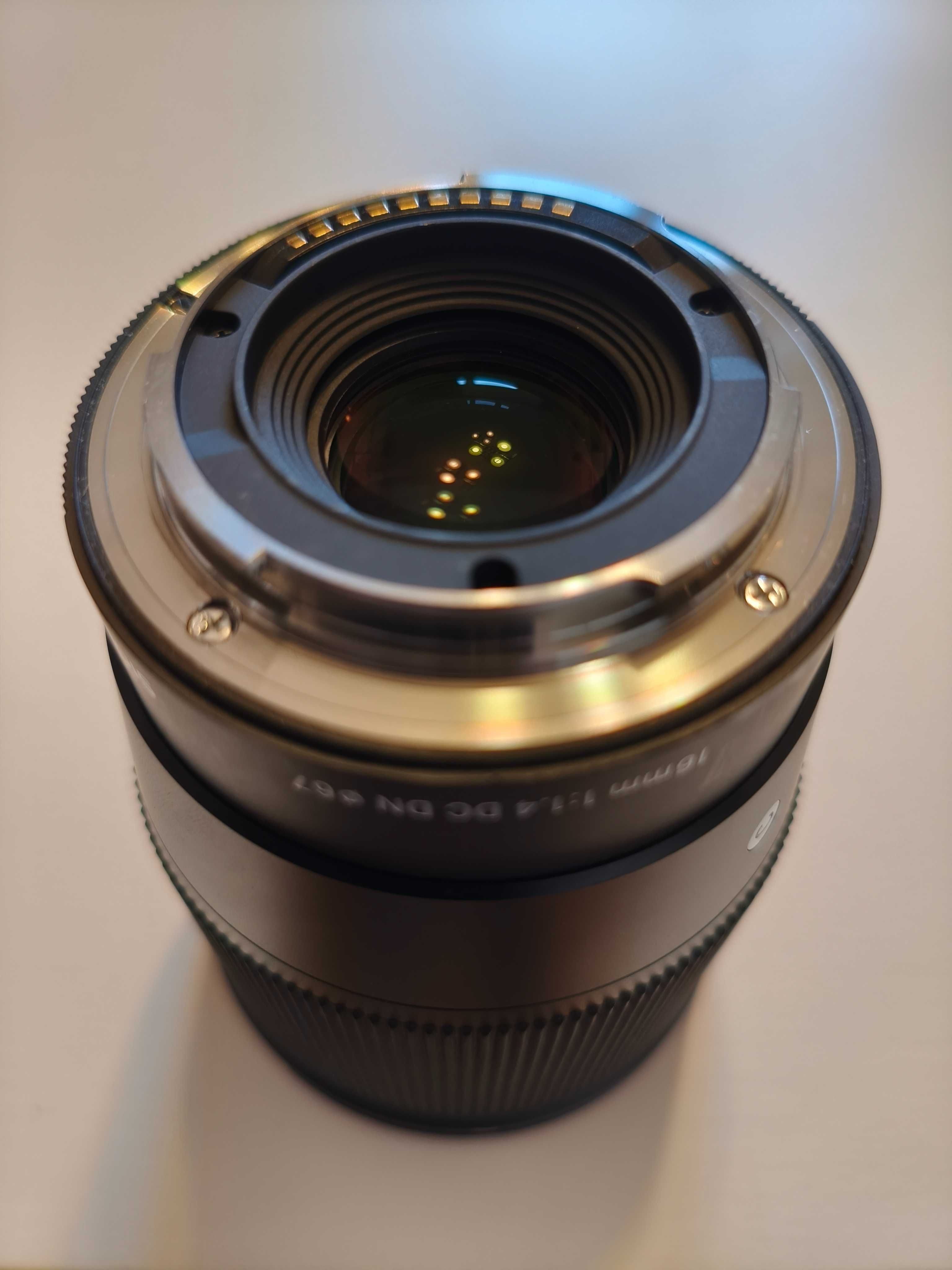 Obiektyw Sigma C 16 mm f/1.4 DC DN (Sony E), stan idealny