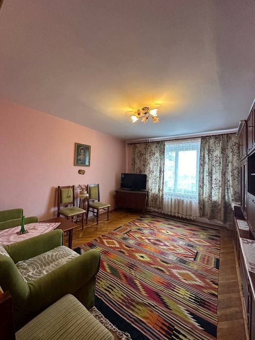 Продам 4кімнатну квартиру  у м.Шептицький