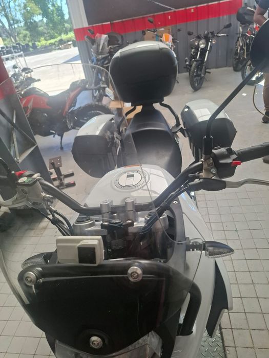 Vendo mota praticamente nova