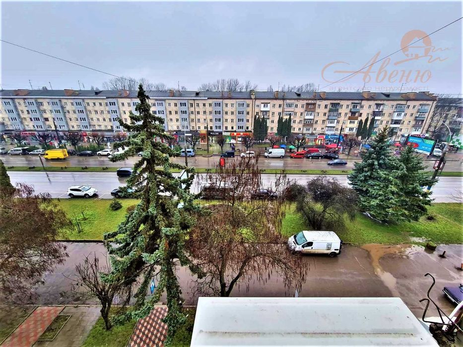 Чиста, світла квартира ПОДОБОВО в м. Чернівці.