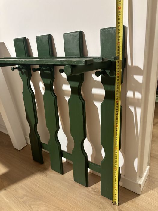 Stylowy drewniany wieszak ścienny – vintage / retro – butelkowa zieleń