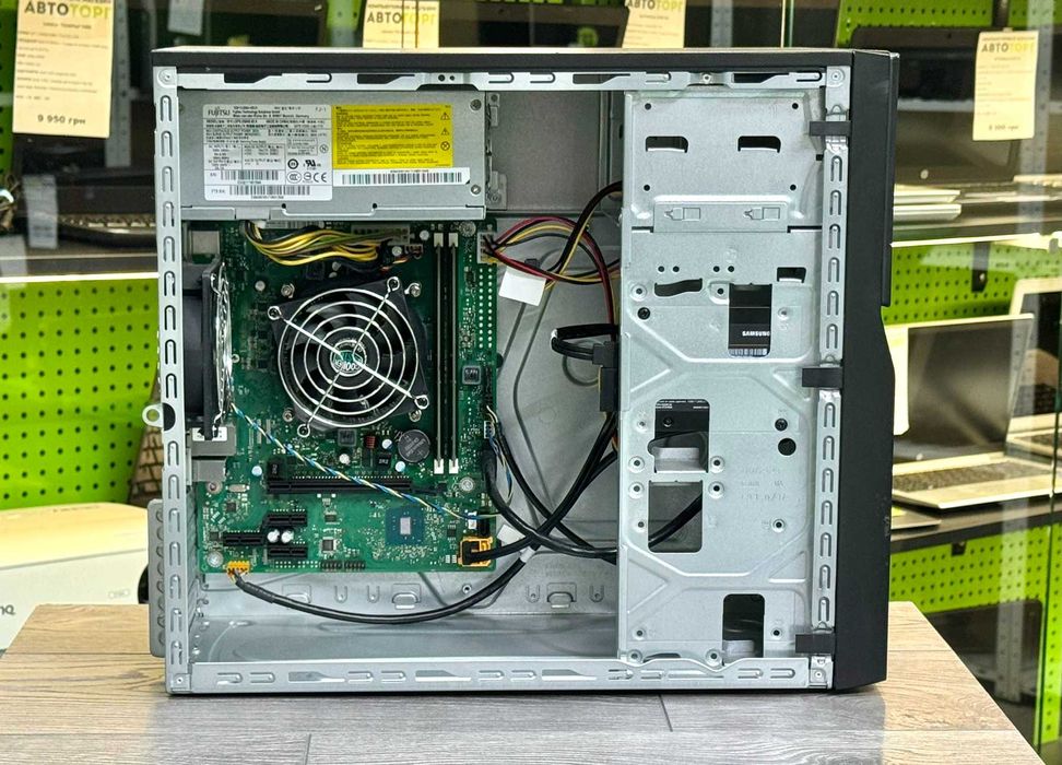 Офісний надійний ПК  FUJITSU Esprimo / DDR4 16Gb / Core i3-6100