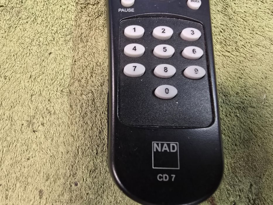 NAD CD7 oryginalny pilot zdalnego sterowania.