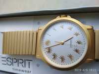 Relógio Esprit dourado, novo