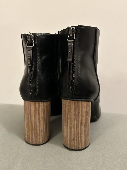 Czarne botki na obcasie Bershka 38 na słupku drewnianym