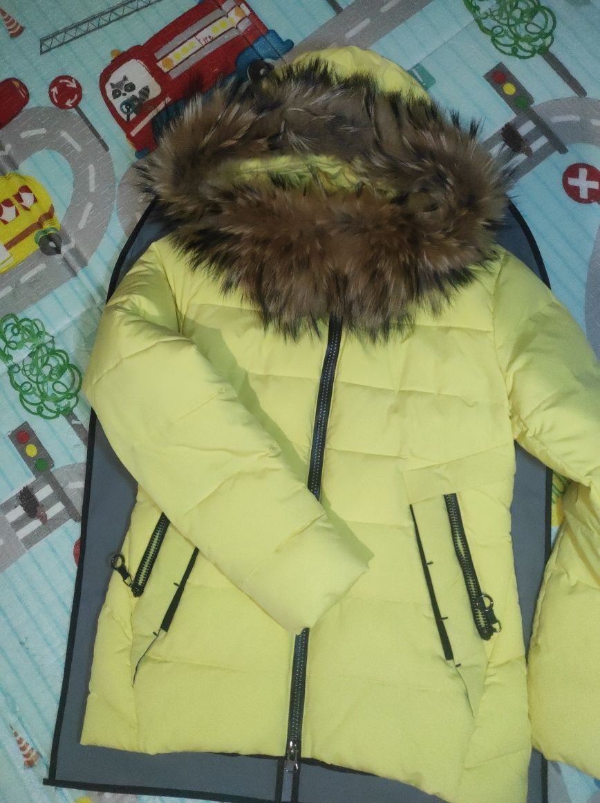 Продам куртка жіноча зимова