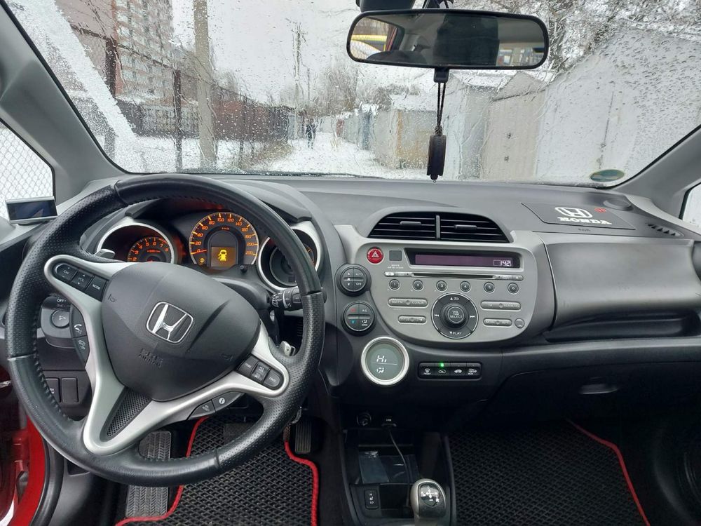 Honda Jazz 2010 хечбек