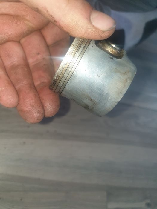 Cylinder z tłokiem pila dolpima ps 180 mahle