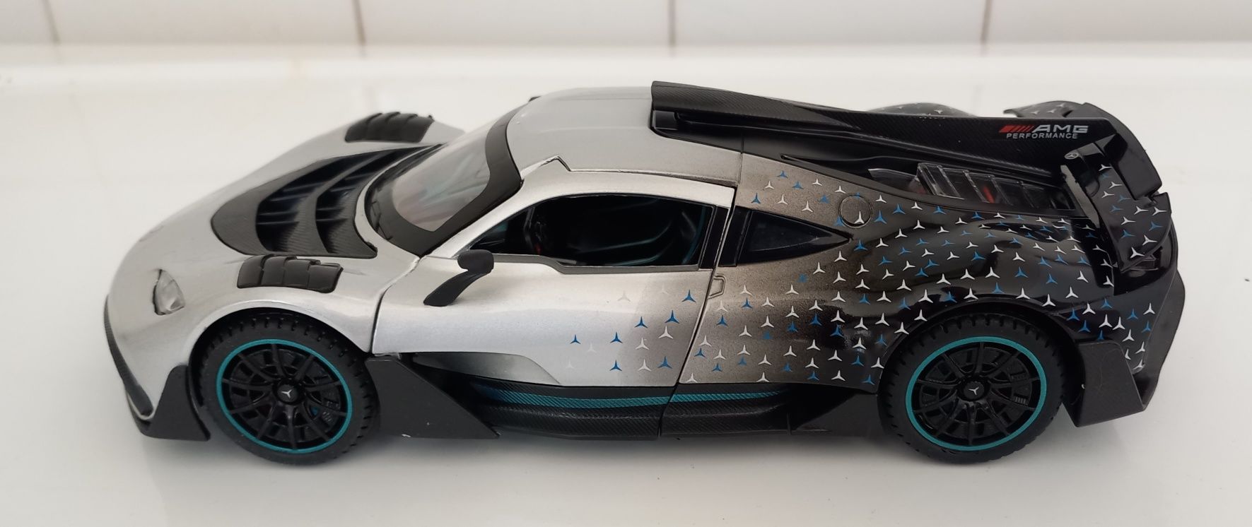 Miniatura Mercedes AMG One